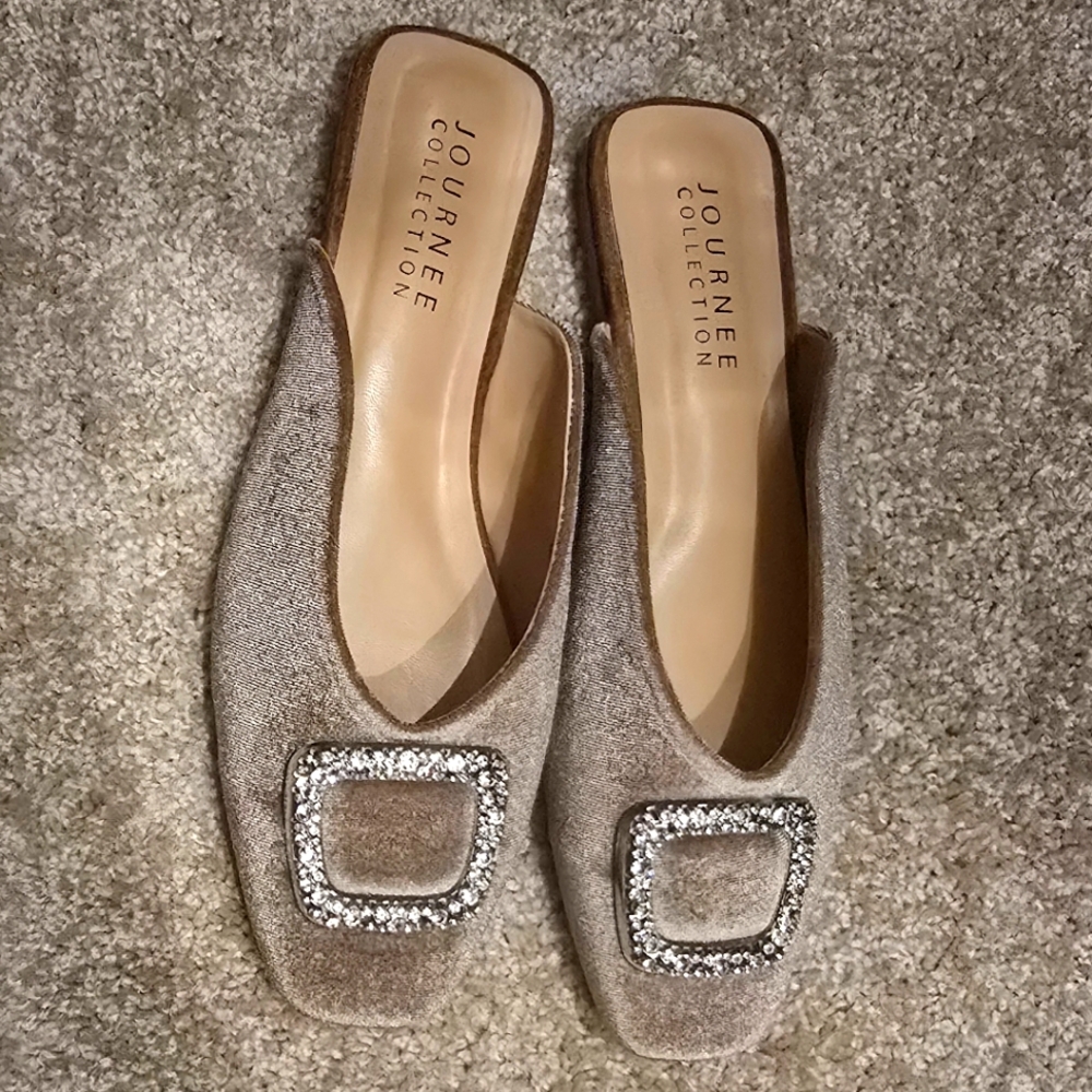 Journey Collection Womens Sonnia Mules Square Toe Slip On Flats